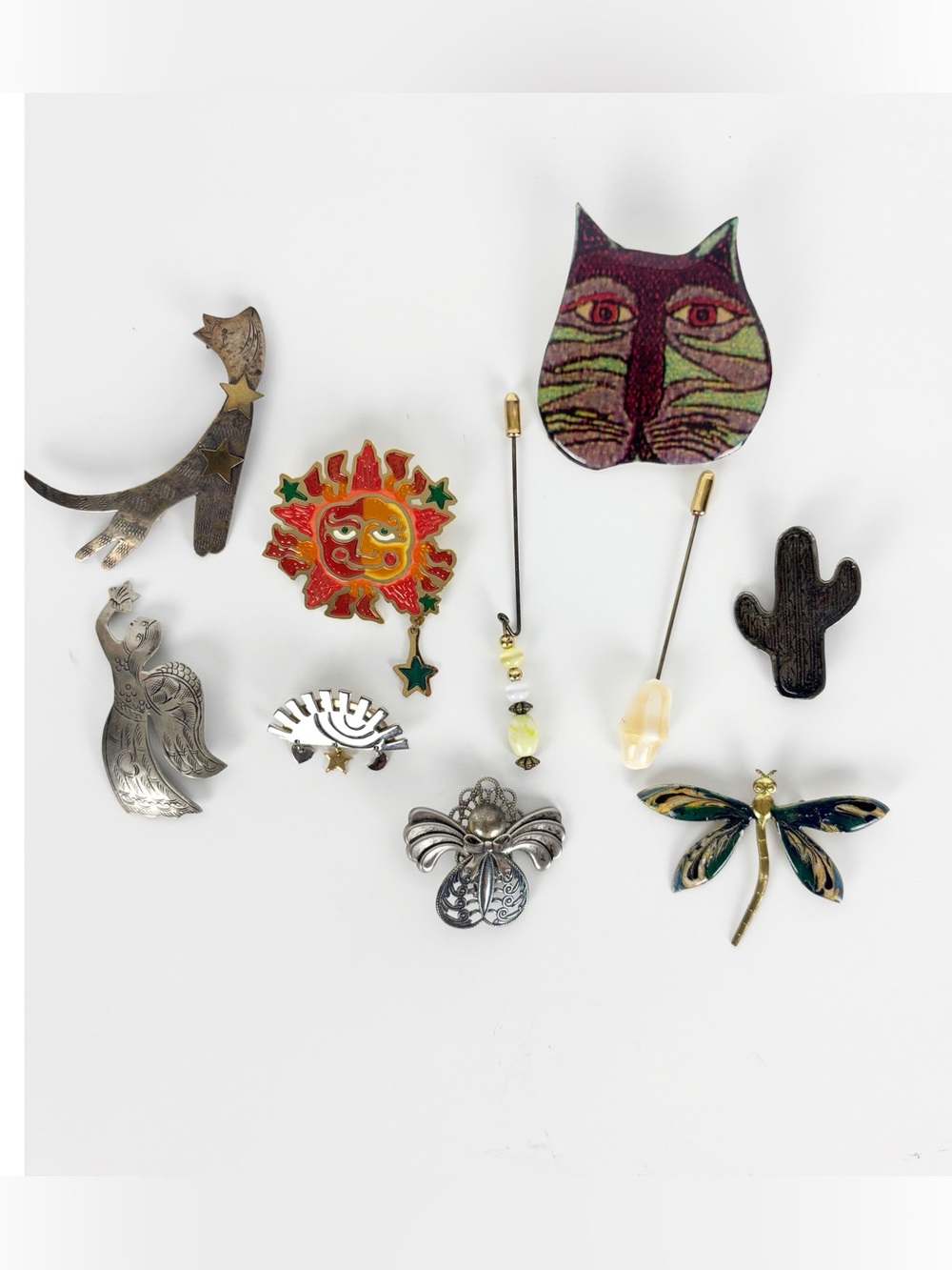 Lot of 10 Brooches Mixed Cat Sun Angel Shell Dragonfly - Picture 1 of 9